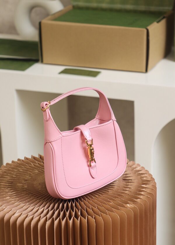 God Factory Gucci 𝐉𝐚𝐜𝐤𝐢𝐞 𝐌𝐢𝐧𝐢 𝟭𝟵𝟲1 637091 Pink Size 19*13*3cm