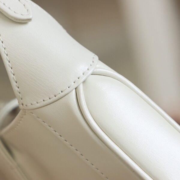 God Factory Gucci 𝐉𝐚𝐜𝐤𝐢𝐞 𝐌𝐢𝐧𝐢 𝟭𝟵𝟲1 637091 White Size 19*13*3cm