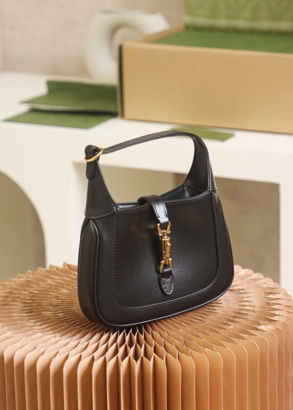 God Factory Gucci 𝐉𝐚𝐜𝐤𝐢𝐞 𝐌𝐢𝐧𝐢 𝟭𝟵𝟲1 637091 Black Size 19*13*3cm