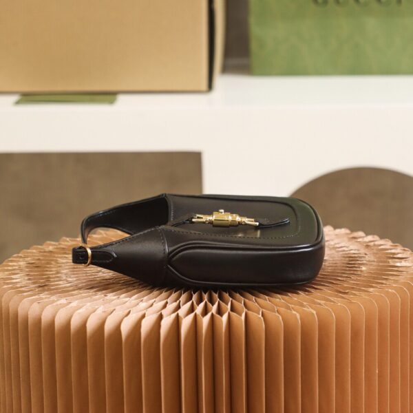 God Factory Gucci 𝐉𝐚𝐜𝐤𝐢𝐞 𝐌𝐢𝐧𝐢 𝟭𝟵𝟲1 637091 Black Size 19*13*3cm