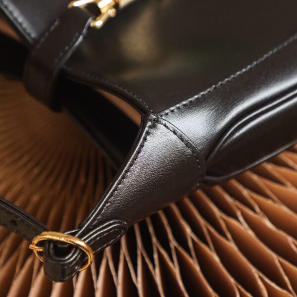 God Factory Gucci 𝐉𝐚𝐜𝐤𝐢𝐞 𝐌𝐢𝐧𝐢 𝟭𝟵𝟲1 637091 Black Size 19*13*3cm