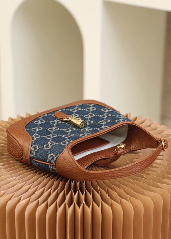 God Factory Gucci 𝙅𝙖𝙘𝙠𝙞𝙚 1961 𝙈𝙞𝙣𝙞 637092 Size 19*13*3cm