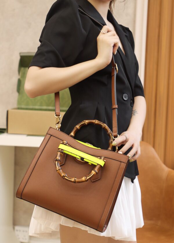 God Factory Gucci Diana Small 660195 Brown Size 27*24*11cm