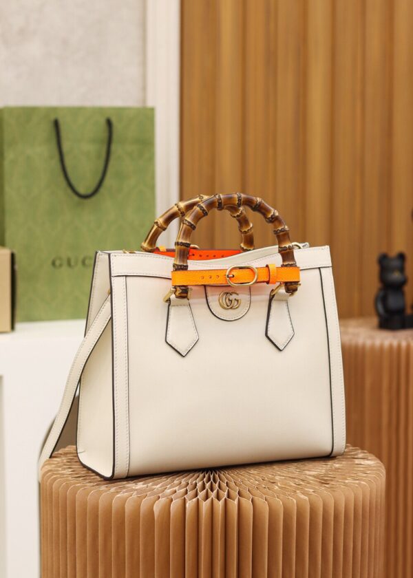 God Factory Gucci Diana Small 660195 White Size 27*24*11cm