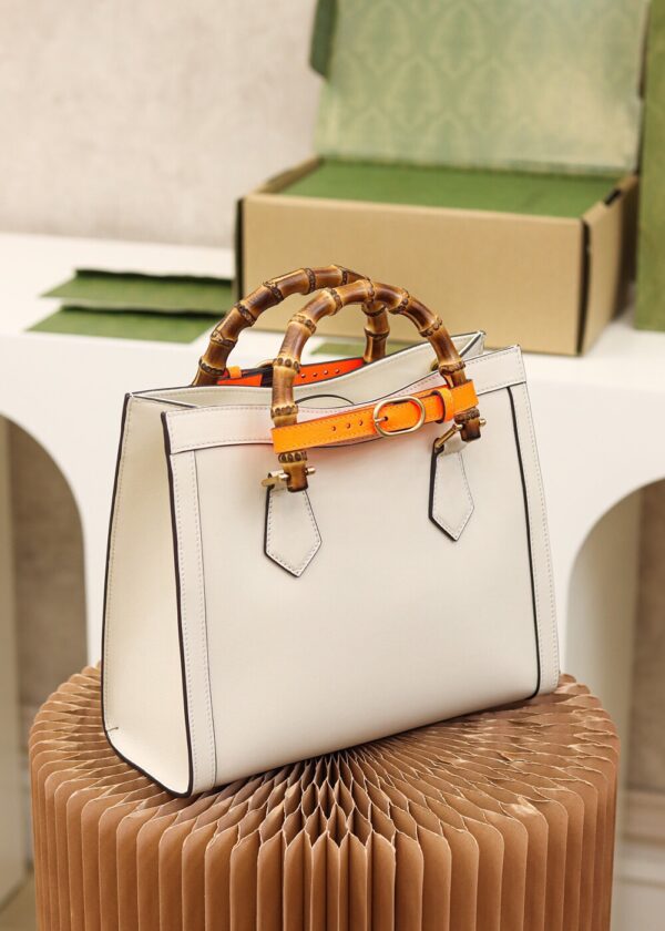 God Factory Gucci Diana Small 660195 White Size 27*24*11cm