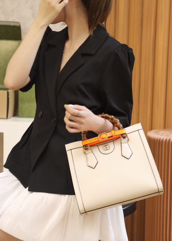 God Factory Gucci Diana Small 660195 White Size 27*24*11cm