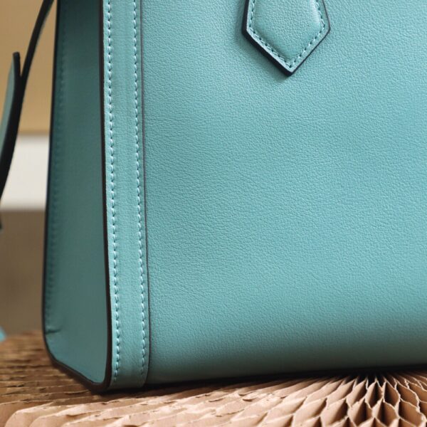 God Factory Gucci Diana Small 660195 Blue Size 27*24*11cm