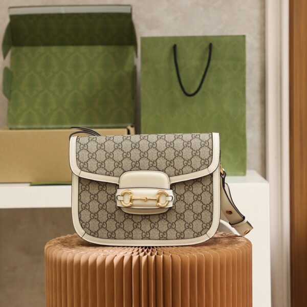 God Factory Gucci 𝐇𝐨𝐫𝐬𝐞𝐛𝐢𝐭 𝟭𝟵𝟱𝟱 White 602204 Size 25*18*8cm