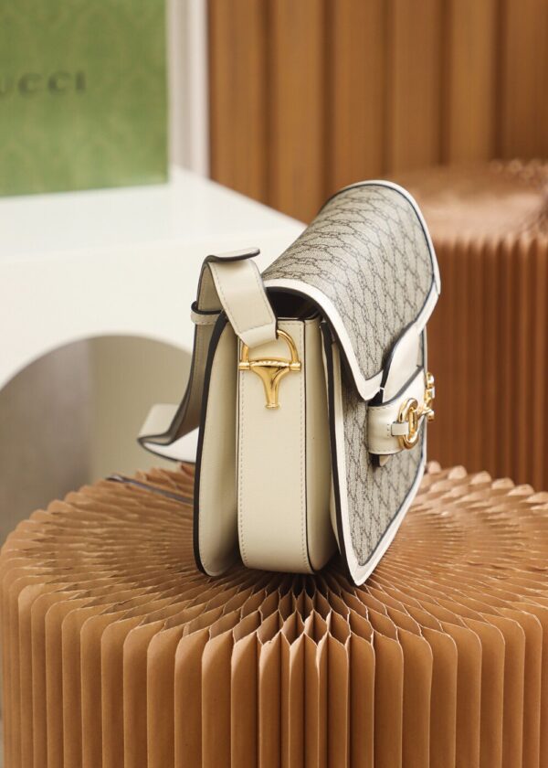 God Factory Gucci 𝐇𝐨𝐫𝐬𝐞𝐛𝐢𝐭 𝟭𝟵𝟱𝟱 White 602204 Size 25*18*8cm