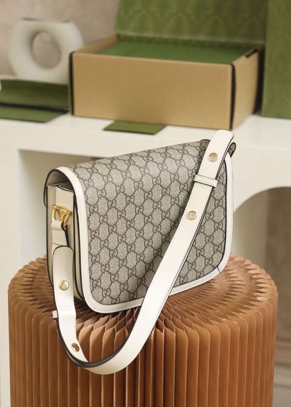 God Factory Gucci 𝐇𝐨𝐫𝐬𝐞𝐛𝐢𝐭 𝟭𝟵𝟱𝟱 White 602204 Size 25*18*8cm