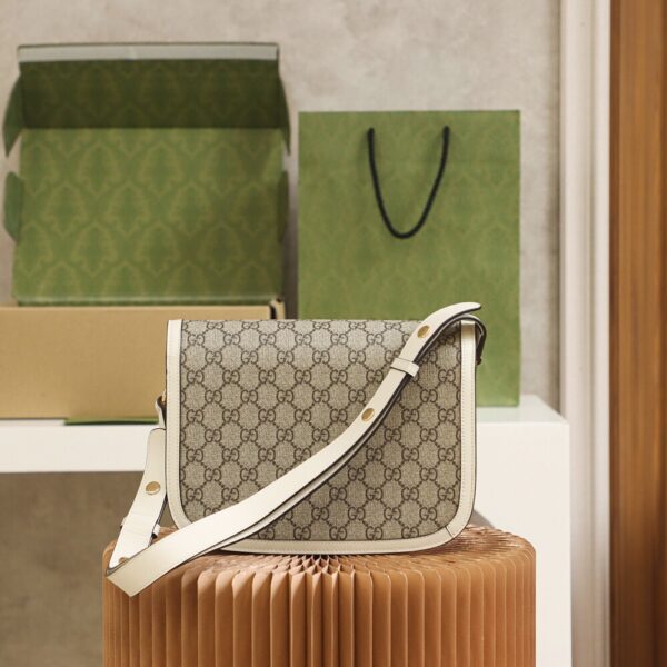 God Factory Gucci 𝐇𝐨𝐫𝐬𝐞𝐛𝐢𝐭 𝟭𝟵𝟱𝟱 White 602204 Size 25*18*8cm