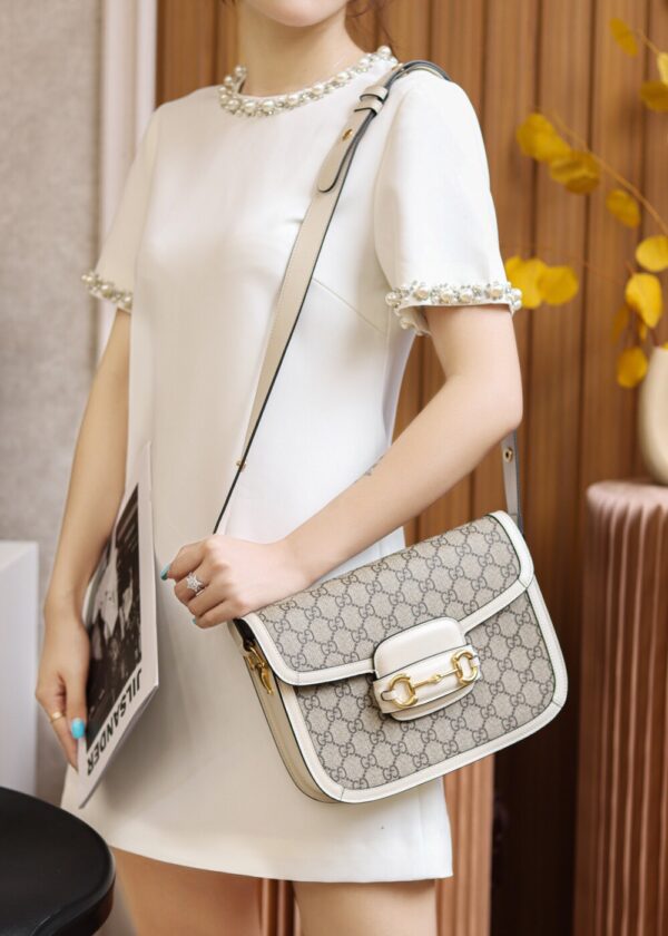 God Factory Gucci 𝐇𝐨𝐫𝐬𝐞𝐛𝐢𝐭 𝟭𝟵𝟱𝟱 White 602204 Size 25*18*8cm