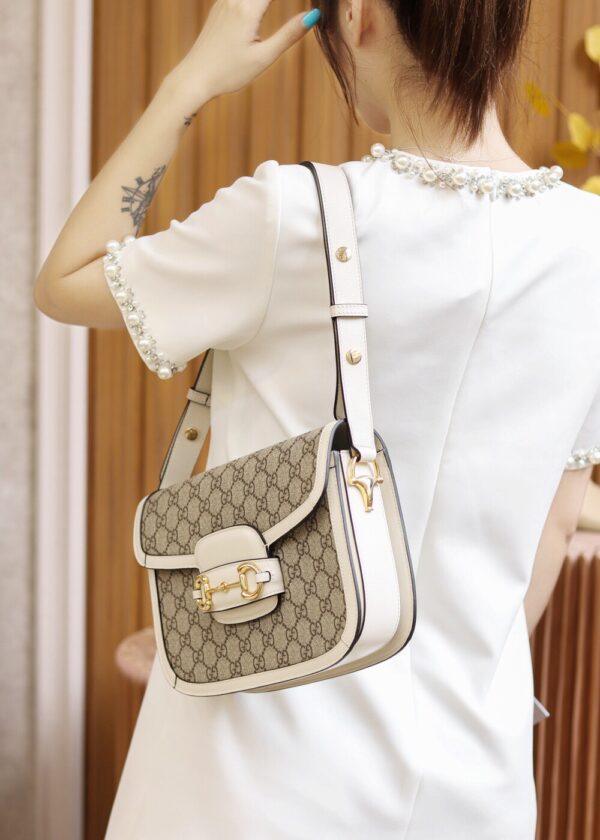 God Factory Gucci 𝐇𝐨𝐫𝐬𝐞𝐛𝐢𝐭 𝟭𝟵𝟱𝟱 White 602204 Size 25*18*8cm