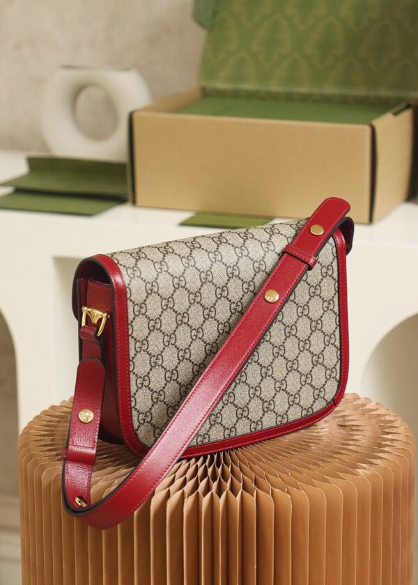 God Factory Gucci 𝐇𝐨𝐫𝐬𝐞𝐛𝐢𝐭 𝟭𝟵𝟱𝟱 Red 602204 Size 25*18*8cm