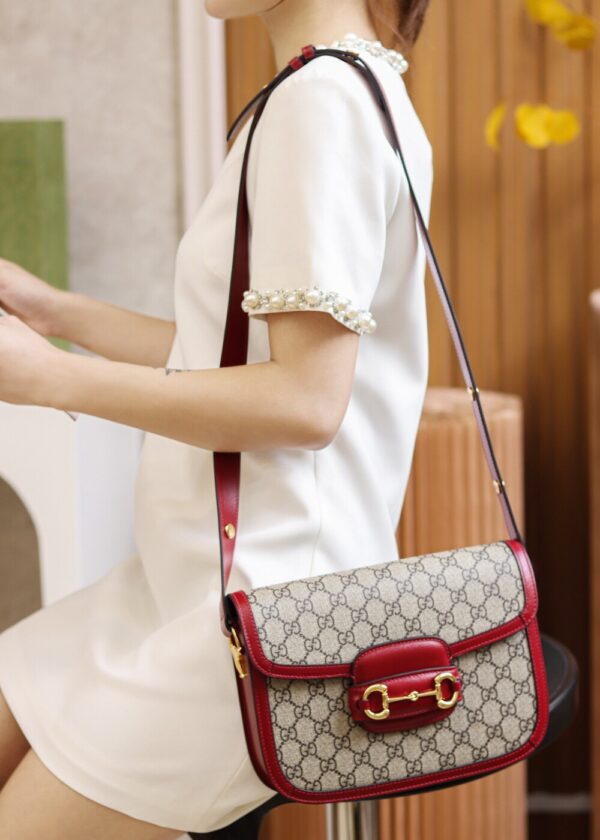 God Factory Gucci 𝐇𝐨𝐫𝐬𝐞𝐛𝐢𝐭 𝟭𝟵𝟱𝟱 Red 602204 Size 25*18*8cm