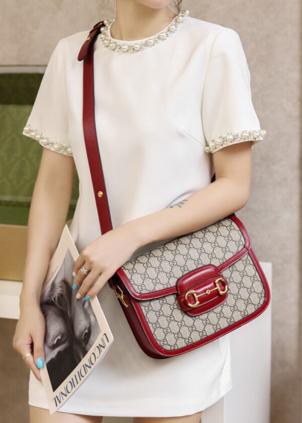 God Factory Gucci 𝐇𝐨𝐫𝐬𝐞𝐛𝐢𝐭 𝟭𝟵𝟱𝟱 Red 602204 Size 25*18*8cm