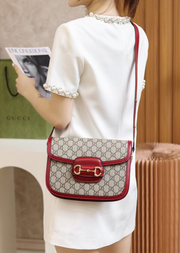 God Factory Gucci 𝐇𝐨𝐫𝐬𝐞𝐛𝐢𝐭 𝟭𝟵𝟱𝟱 Red 602204 Size 25*18*8cm