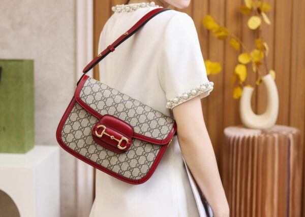 God Factory Gucci 𝐇𝐨𝐫𝐬𝐞𝐛𝐢𝐭 𝟭𝟵𝟱𝟱 Red 602204 Size 25*18*8cm