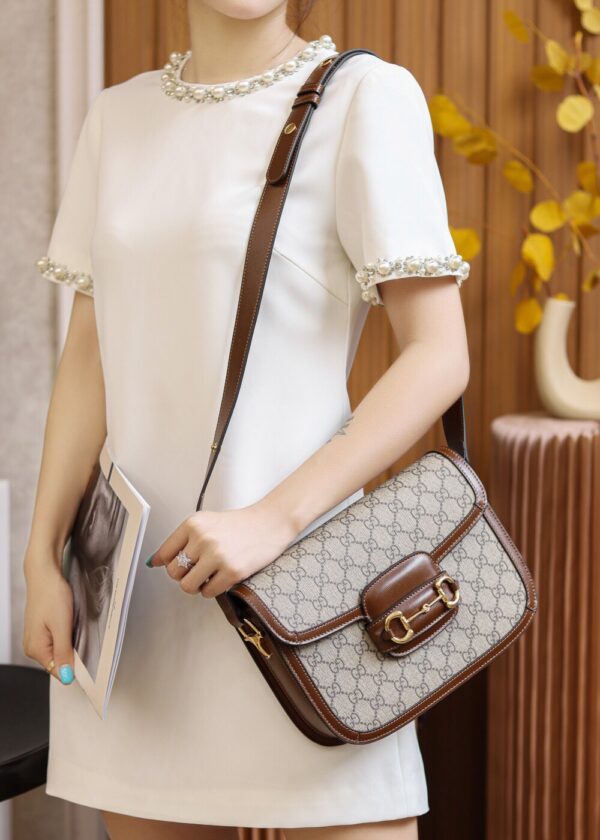 God Factory Gucci 𝐇𝐨𝐫𝐬𝐞𝐛𝐢𝐭 𝟭𝟵𝟱𝟱 Brown 602204 Size 25*18*8cm