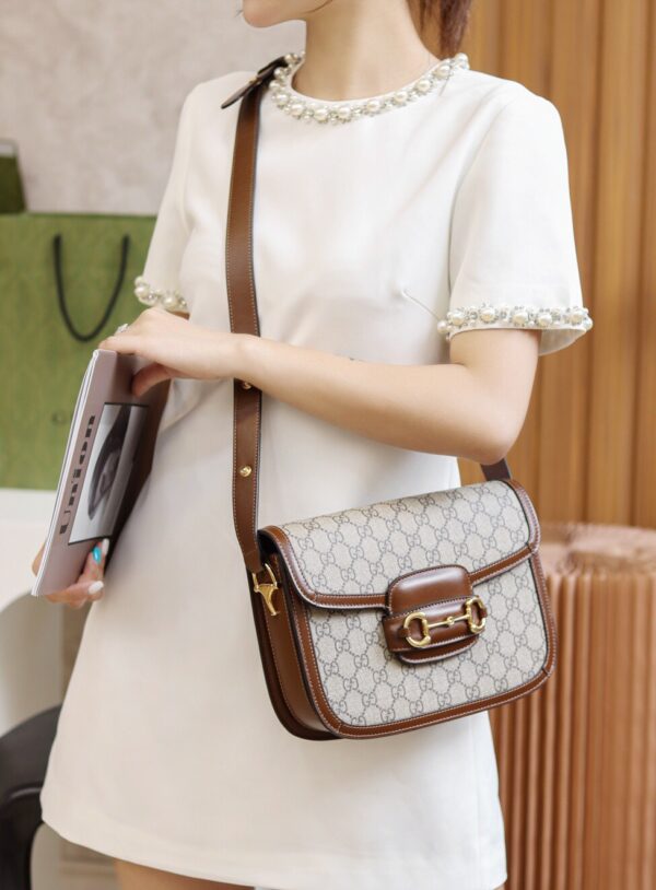 God Factory Gucci 𝐇𝐨𝐫𝐬𝐞𝐛𝐢𝐭 𝟭𝟵𝟱𝟱 Brown 602204 Size 25*18*8cm