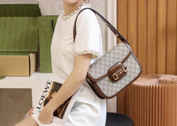 God Factory Gucci 𝐇𝐨𝐫𝐬𝐞𝐛𝐢𝐭 𝟭𝟵𝟱𝟱 Brown 602204 Size 25*18*8cm