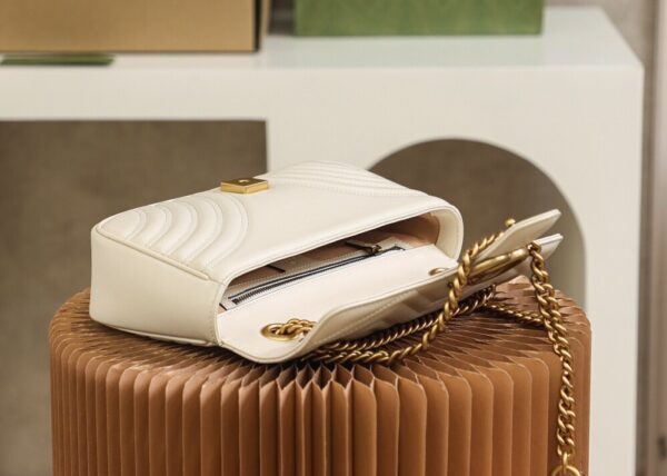God Factory Gucci 𝙂 𝙂 𝙈𝙖𝙧𝙢𝙤𝙣𝙩 White 443497 Size 26*15*7cm