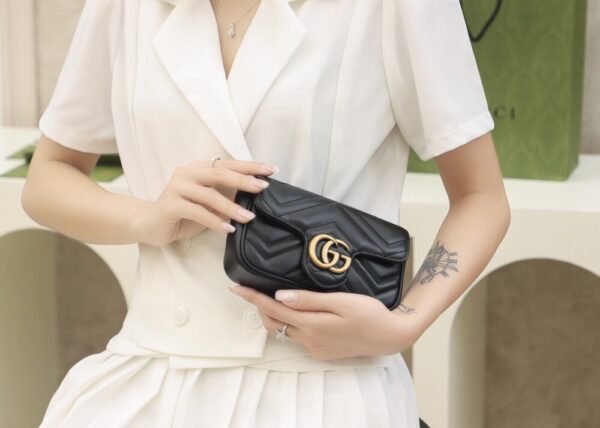 God Factory Gucci 𝙂 𝙂 𝙈𝙖𝙧𝙢𝙤𝙣𝙩 Mini Black 476433 Size 16.5*10.2*5.1cm