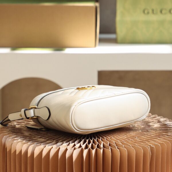 God Factory Gucci 𝐆𝐆 𝐌𝐚𝐫𝐦𝐨𝐧𝐭 672253 White Size 19*13*7𝙘𝙢