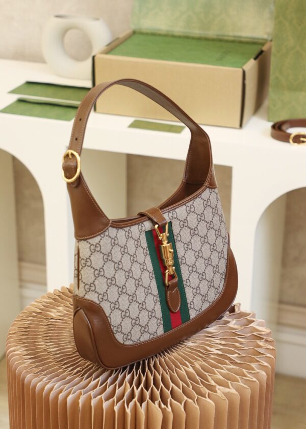 God Factory Gucci 𝐉𝐚𝐜𝐤𝐢𝐞 𝟭𝟵𝟲𝟭 636706 Size 28*19*4.5𝐜𝐦