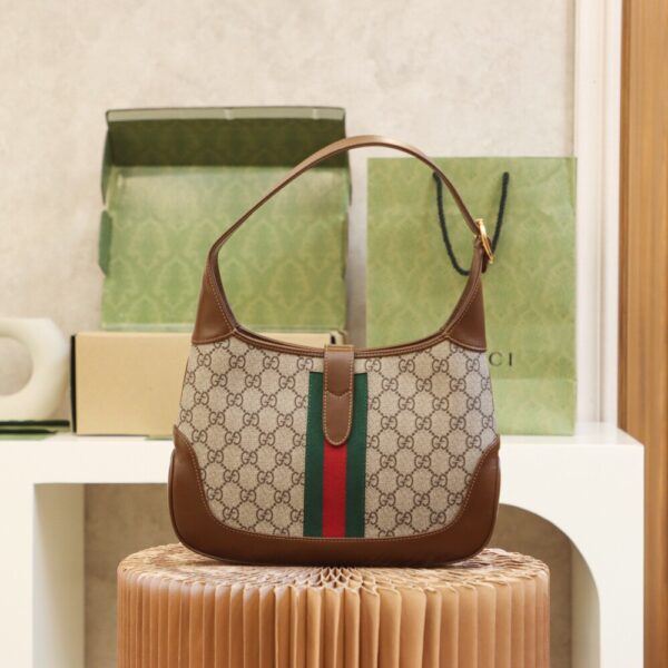 God Factory Gucci 𝐉𝐚𝐜𝐤𝐢𝐞 𝟭𝟵𝟲𝟭 636706 Size 28*19*4.5𝐜𝐦