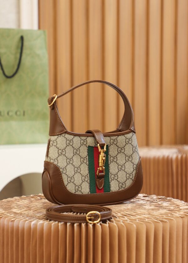 God Factory Gucci 𝐉𝐚𝐜𝐤𝐢𝐞 𝟭𝟵𝟲1 637092 Size 19*13*3𝐜𝐦