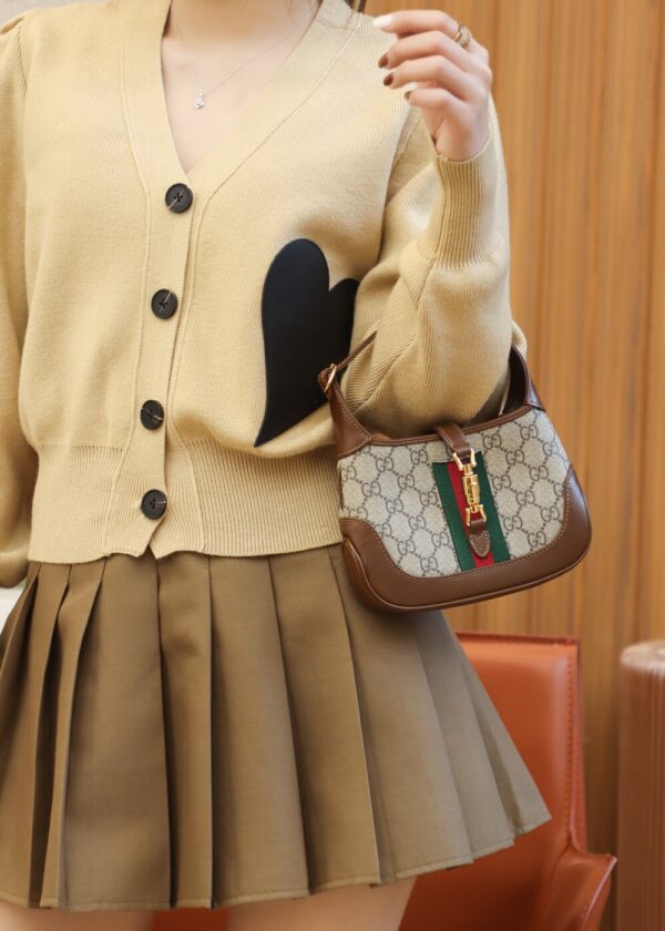 God Factory Gucci 𝐉𝐚𝐜𝐤𝐢𝐞 𝟭𝟵𝟲1 637092 Size 19*13*3𝐜𝐦