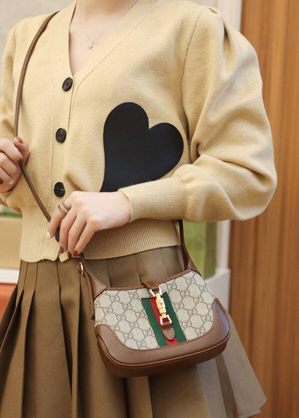 God Factory Gucci 𝐉𝐚𝐜𝐤𝐢𝐞 𝟭𝟵𝟲1 637092 Size 19*13*3𝐜𝐦