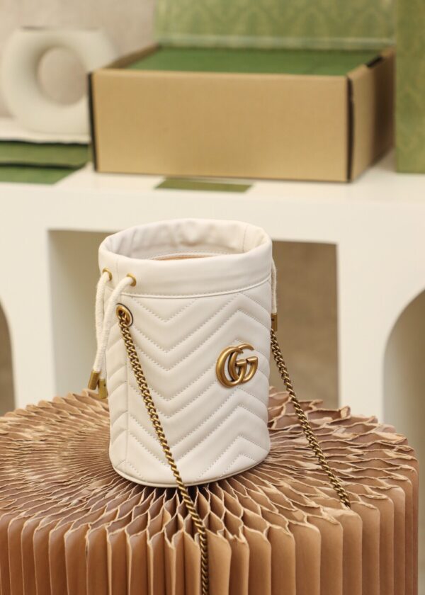 God Factory Gucci 𝐆𝐆 𝐌𝐚𝐫𝐦𝐨𝐧𝐭 White 575163 Size 19𝐜𝐦*17𝐜𝐦