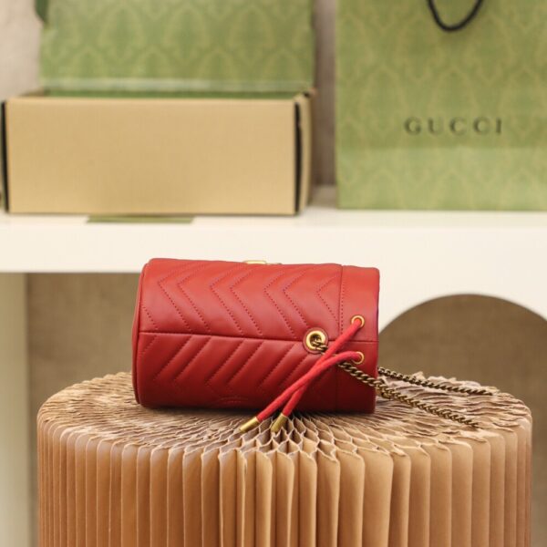 God Factory Gucci 𝐆𝐆 𝐌𝐚𝐫𝐦𝐨𝐧𝐭 Red 575163 Size 19𝐜𝐦*17𝐜𝐦