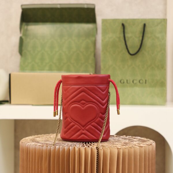 God Factory Gucci 𝐆𝐆 𝐌𝐚𝐫𝐦𝐨𝐧𝐭 Red 575163 Size 19𝐜𝐦*17𝐜𝐦