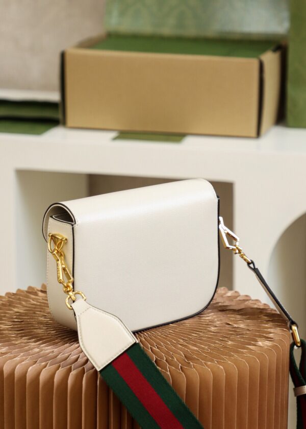God Factory Gucci 𝐇𝐨𝐫𝐬𝐞𝐛𝐢𝐭 𝟭𝟵𝟱𝟱 𝐌𝐢𝐧𝐢 White 658574 Size 20.6*14.4*5.1cm