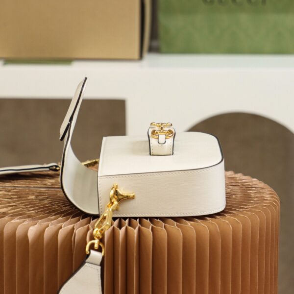 God Factory Gucci 𝐇𝐨𝐫𝐬𝐞𝐛𝐢𝐭 𝟭𝟵𝟱𝟱 𝐌𝐢𝐧𝐢 White 658574 Size 20.6*14.4*5.1cm