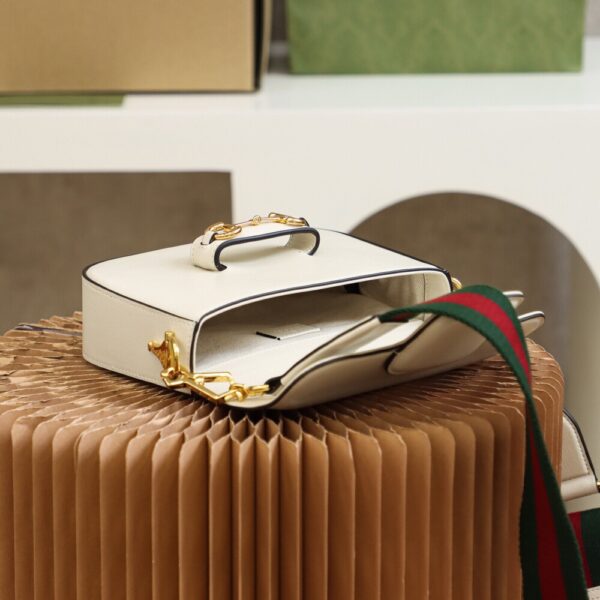 God Factory Gucci 𝐇𝐨𝐫𝐬𝐞𝐛𝐢𝐭 𝟭𝟵𝟱𝟱 𝐌𝐢𝐧𝐢 White 658574 Size 20.6*14.4*5.1cm
