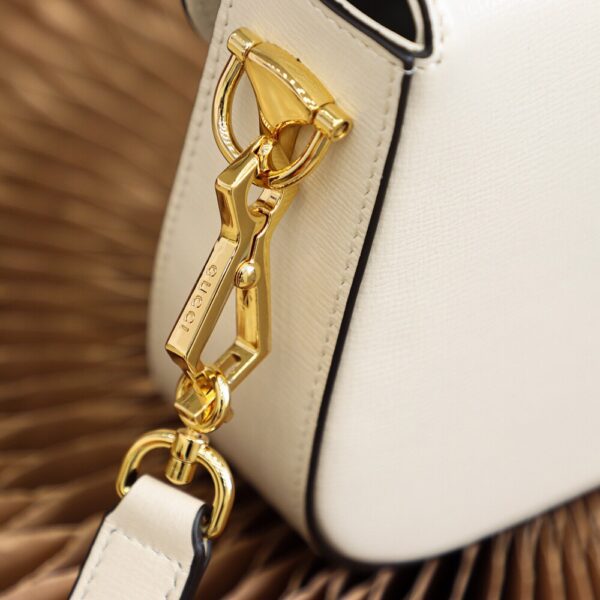 God Factory Gucci 𝐇𝐨𝐫𝐬𝐞𝐛𝐢𝐭 𝟭𝟵𝟱𝟱 𝐌𝐢𝐧𝐢 White 658574 Size 20.6*14.4*5.1cm