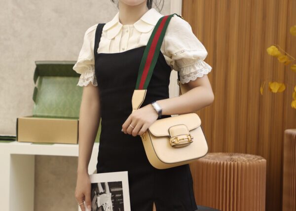 God Factory Gucci 𝐇𝐨𝐫𝐬𝐞𝐛𝐢𝐭 𝟭𝟵𝟱𝟱 𝐌𝐢𝐧𝐢 Rice 658574 Size 20.6*14.4*5.1cm