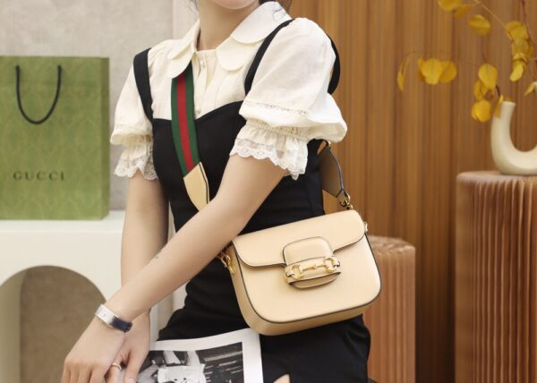 God Factory Gucci 𝐇𝐨𝐫𝐬𝐞𝐛𝐢𝐭 𝟭𝟵𝟱𝟱 𝐌𝐢𝐧𝐢 Rice 658574 Size 20.6*14.4*5.1cm