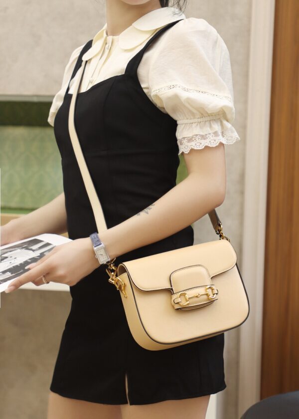 God Factory Gucci 𝐇𝐨𝐫𝐬𝐞𝐛𝐢𝐭 𝟭𝟵𝟱𝟱 𝐌𝐢𝐧𝐢 Rice 658574 Size 20.6*14.4*5.1cm