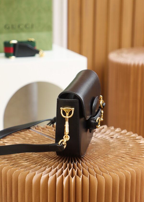 God Factory Gucci 𝐇𝐨𝐫𝐬𝐞𝐛𝐢𝐭 𝟭𝟵𝟱𝟱 𝐌𝐢𝐧𝐢 Black 658574 Size 20.6*14.4*5.1cm