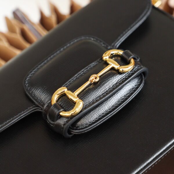 God Factory Gucci 𝐇𝐨𝐫𝐬𝐞𝐛𝐢𝐭 𝟭𝟵𝟱𝟱 𝐌𝐢𝐧𝐢 Black 658574 Size 20.6*14.4*5.1cm
