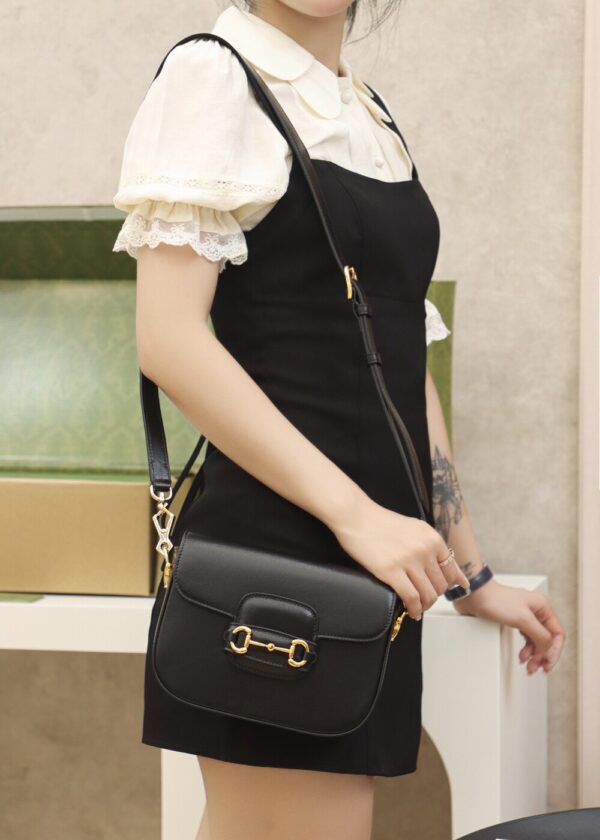 God Factory Gucci 𝐇𝐨𝐫𝐬𝐞𝐛𝐢𝐭 𝟭𝟵𝟱𝟱 𝐌𝐢𝐧𝐢 Black 658574 Size 20.6*14.4*5.1cm