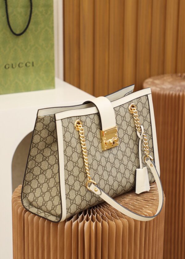 God Factory Gucci 𝐏𝐚𝐝𝐥𝐨𝐜𝐤 White / Medium 479197 Size 35*23.5*14𝐜𝐦