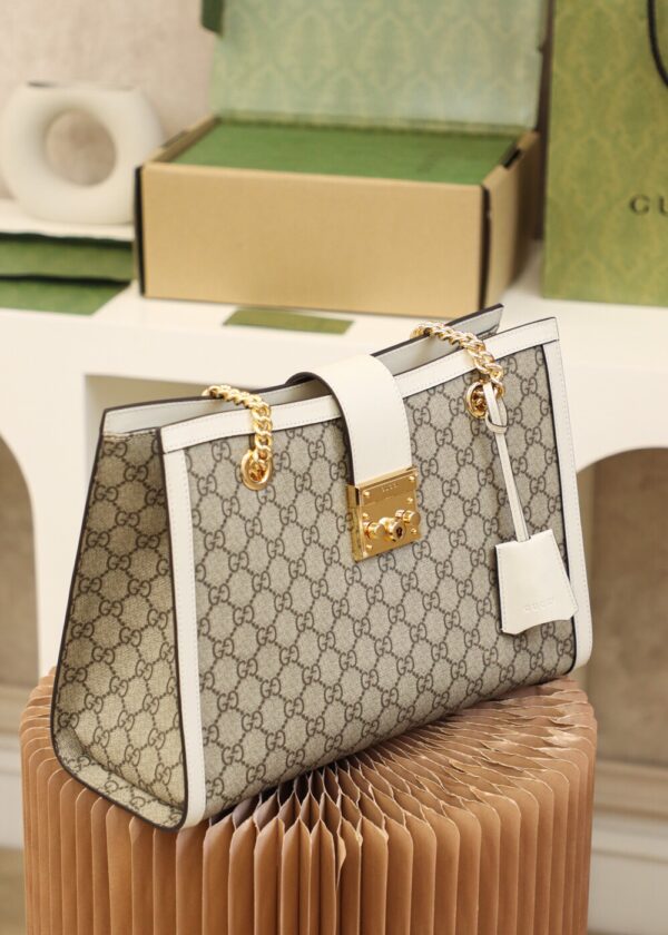 God Factory Gucci 𝐏𝐚𝐝𝐥𝐨𝐜𝐤 White / Medium 479197 Size 35*23.5*14𝐜𝐦