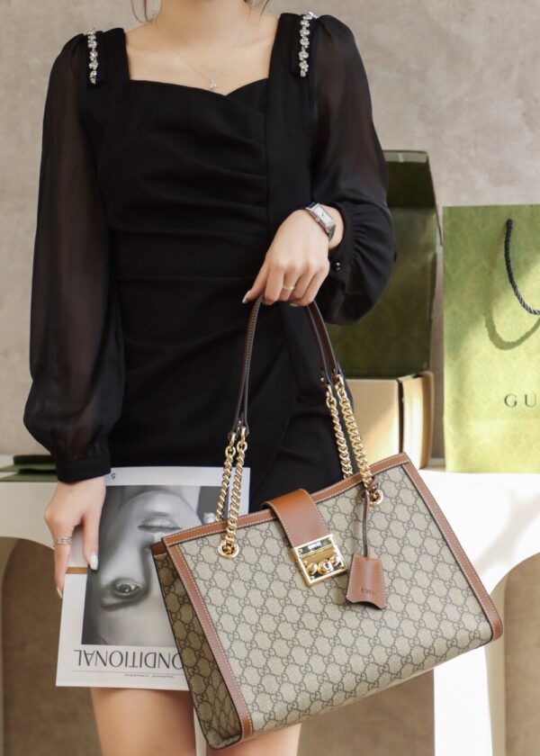 God Factory Gucci 𝐏𝐚𝐝𝐥𝐨𝐜𝐤 Brown / Medium 479197 Size 35*23.5*14𝐜𝐦