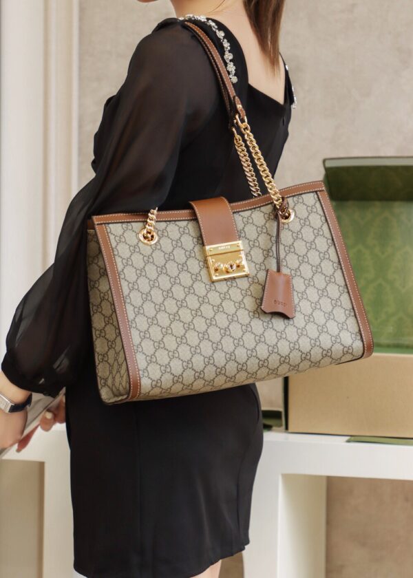 God Factory Gucci 𝐏𝐚𝐝𝐥𝐨𝐜𝐤 Brown / Medium 479197 Size 35*23.5*14𝐜𝐦